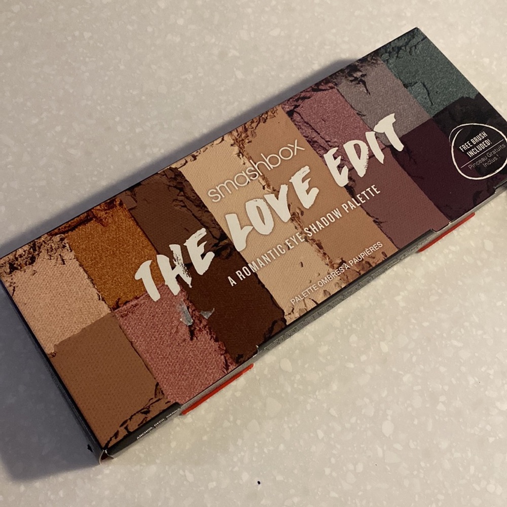 SMASHBOX
The Love Edit: Romantic Eye Shadow Palette - Picture 3 of 6